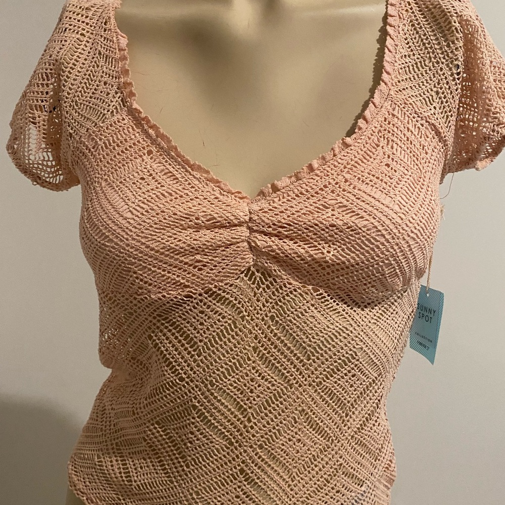 🛍New with Tags Forever 21 Top Size S🛍 - Picture 2 of 9